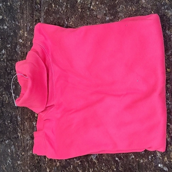 NWOT Red Caryolyn Taylor Turtleneck Size Medium - Picture 1 of 5
